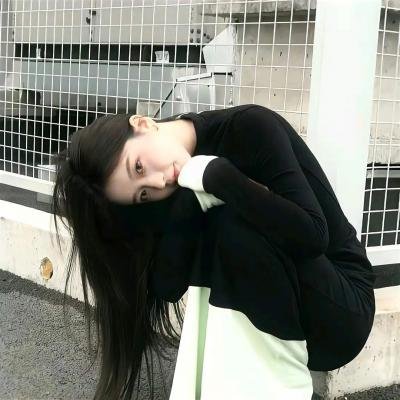 蜘蛛网中的女孩